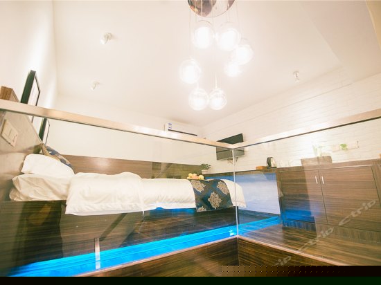 特价复式大床房