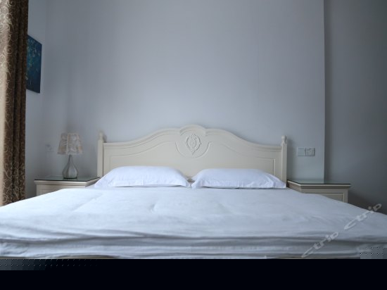 山景1.8米大床房