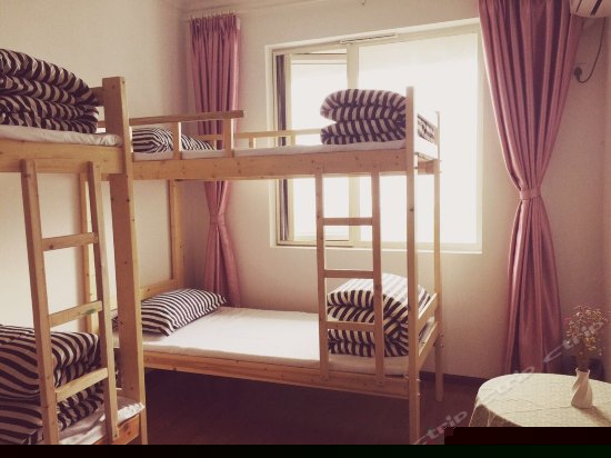 正太暖男大叔小鲜肉四人间床位