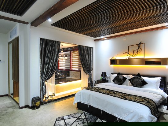 简雅豪华大床房