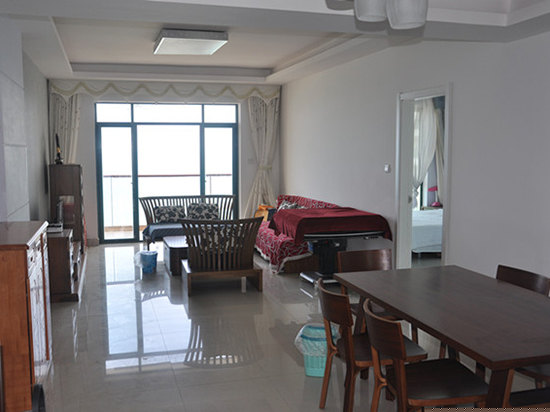 无敌海景三房一厅两卫