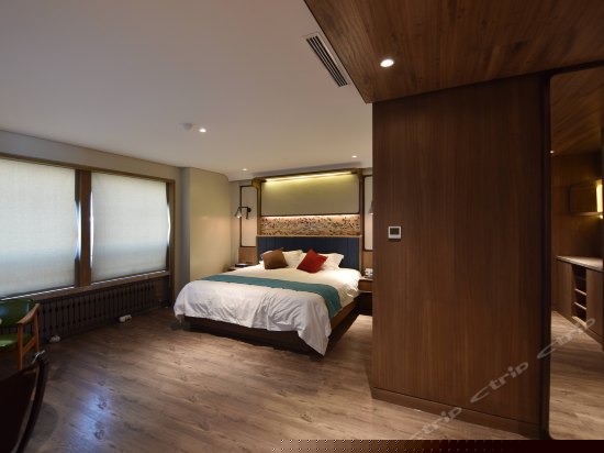 雅韵行政江景大床房