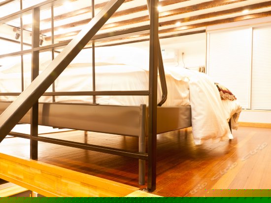 Loft复式庭院阳台四人间