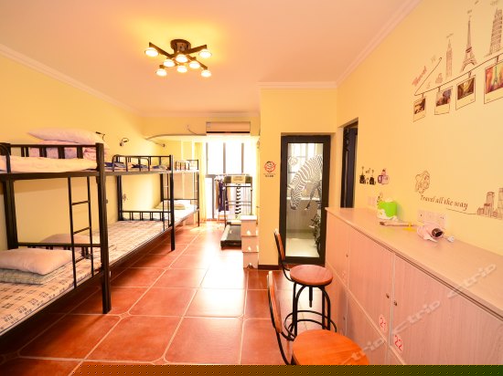 男生八人间（床位房）