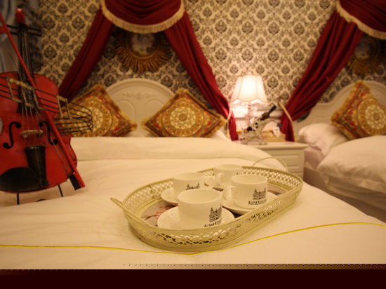 豪华宫廷家庭房