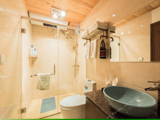 远景复式豪华家庭房