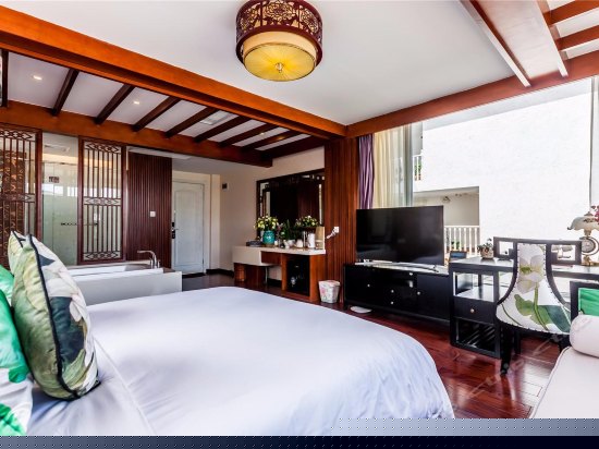 莲的守候豪华大床房