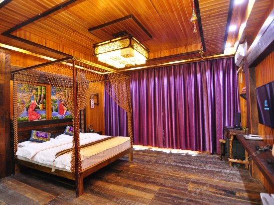 豪华风情大床房