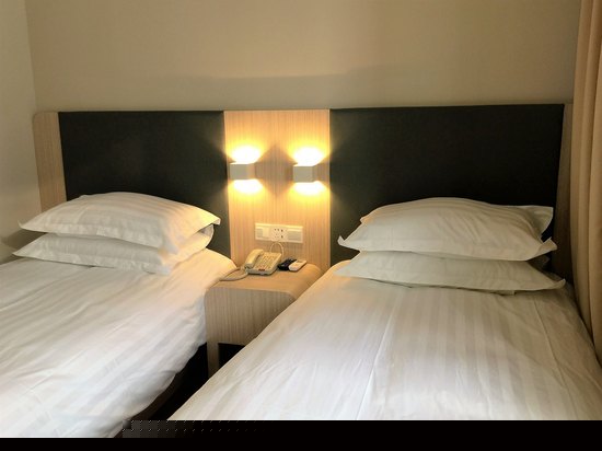 标准双人房(无窗)