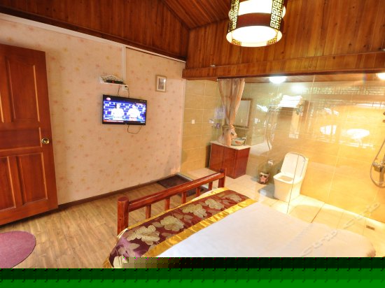 阳光大床房（芳草阁）