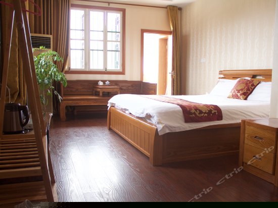 临河观景大床房