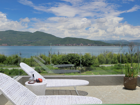 豪华海景山景超大露台大床房