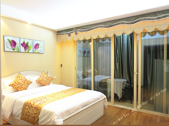 山景豪华大床房