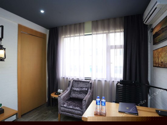 都市风情双床房