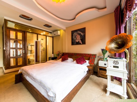 书香雅苑店温馨阳光大床房