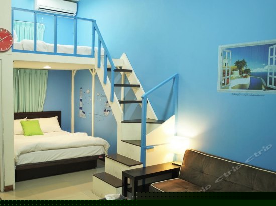 乡村风格温馨四人房