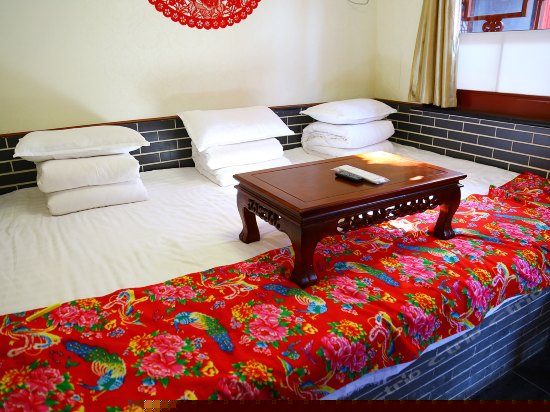 民俗风情三人房