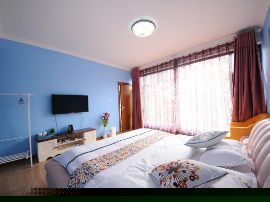 豪华阳光大床房