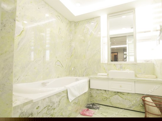 西式玉石大床房