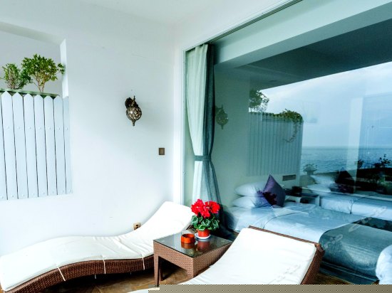 清塘40°阳台海景榻榻米双床房