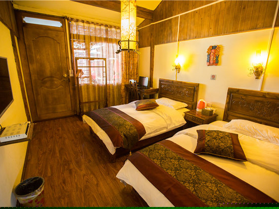 木府店豪华标准间