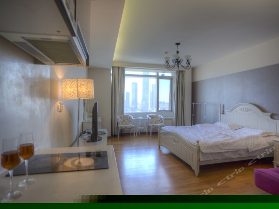 豪华双人大床房