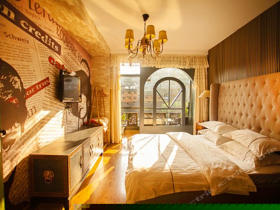 蒂凡尼早餐（江景阳台大床房）