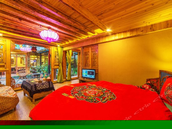 特色蜜月圆床房