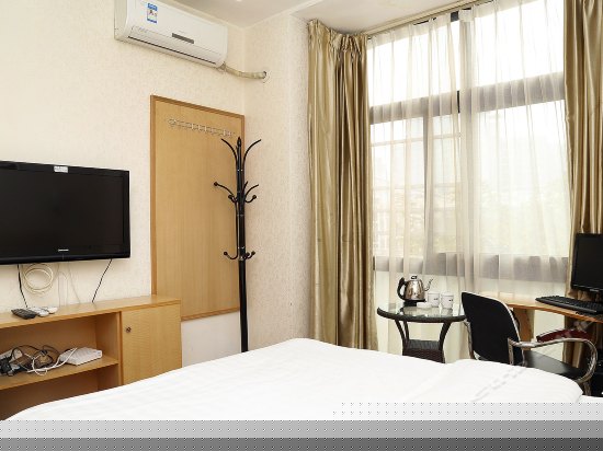 豪华单人电脑房