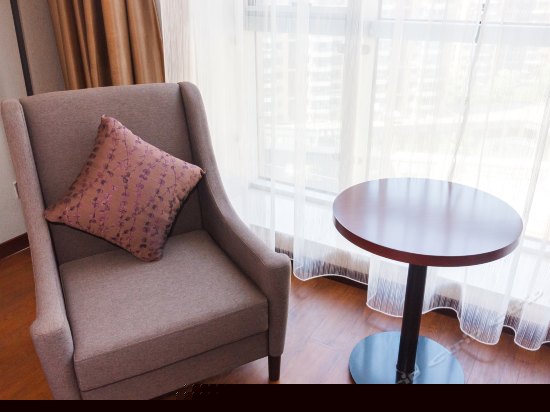 和颐商务大床房