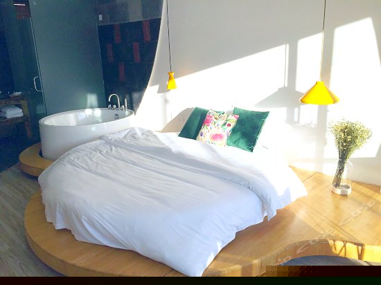 蜜月假日圆床房