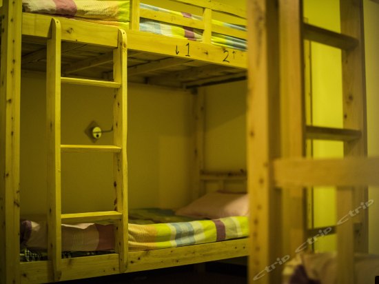 男生四人空调间（床位房）