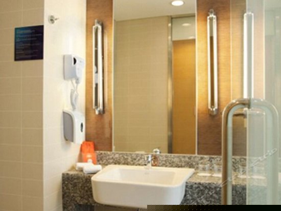 智选标准大床房