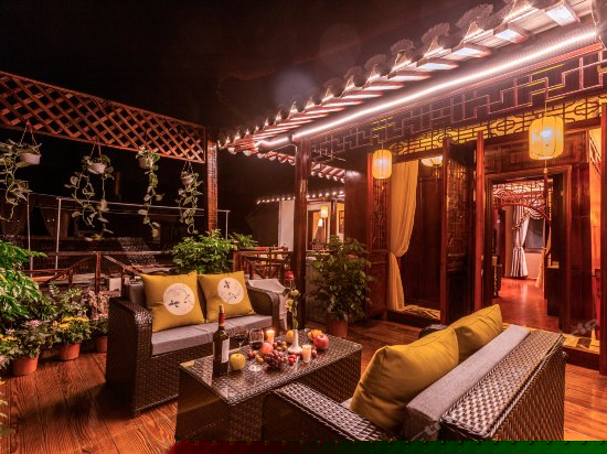 阳台贰号大床房