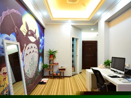 龙猫浪漫主题影院房