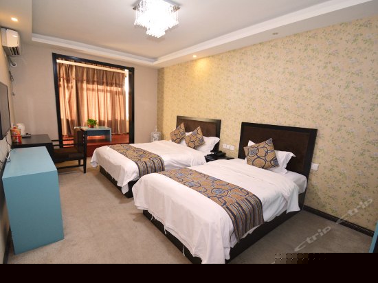 温馨家庭三人间