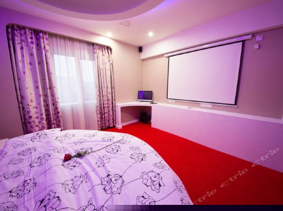 电影主题圆床房