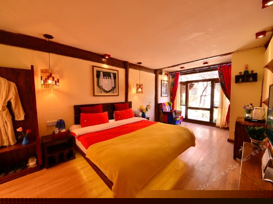 纳西明清大床房