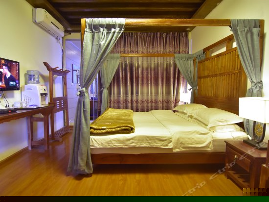 豪华大床房