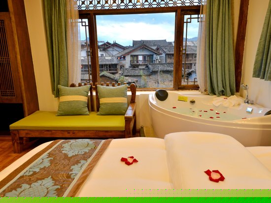 豪华观景浴缸房