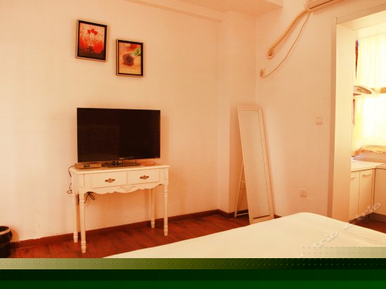 湖景豪华大床房