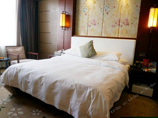 豪华大床房