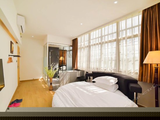 至尚精品圆床房