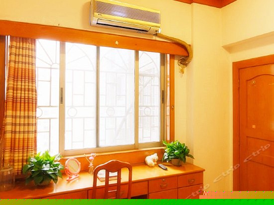 高层精装四房一厅