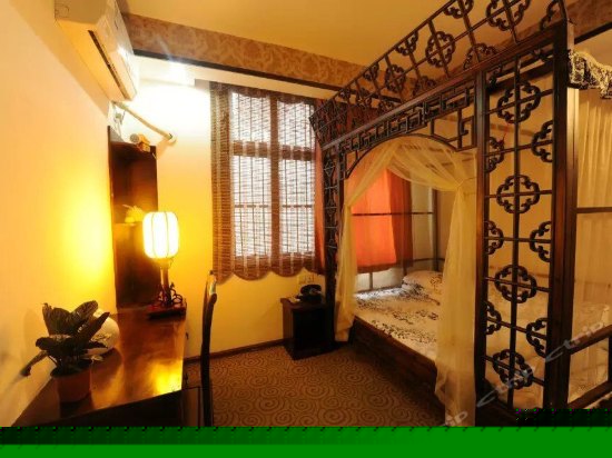 古韵雕花大床房