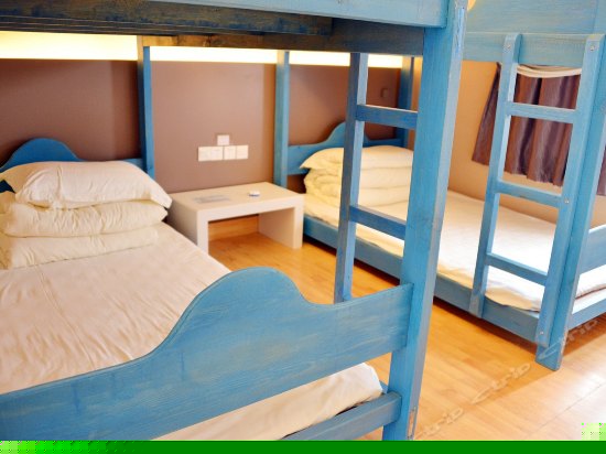 榻榻米四人标间