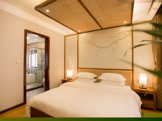 杨柳岸山景大床房