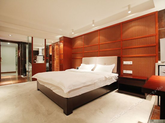 唯美豪华大床房(中宾)