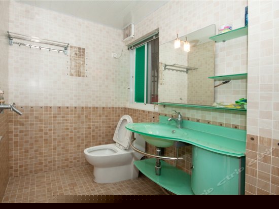 高层豪华正海景180度四室一厅套房702