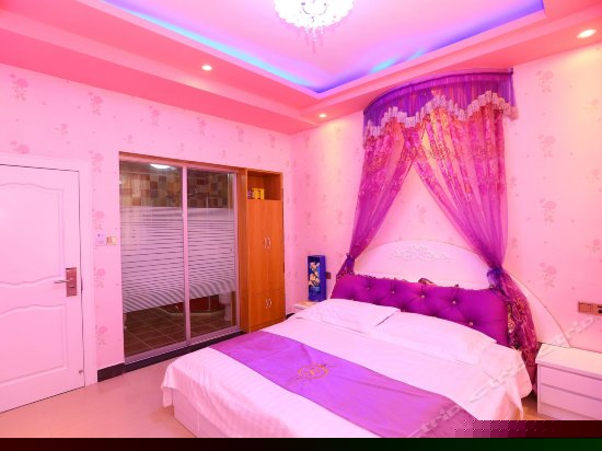 308爱告白大床房